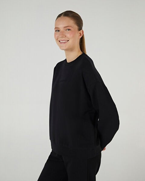 Skechers W ESSENTIAL CREW NECK SWEATSHIRT Siyah Kadın Sweatshirt