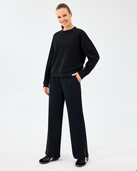 Skechers W Essential Crewneck Sweatshirt Siyah Kadın Sweatshirt
