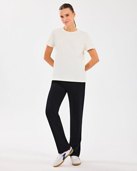 Skechers W Essential Crewneck T-Shirt Beyaz Kadın T-Shirt