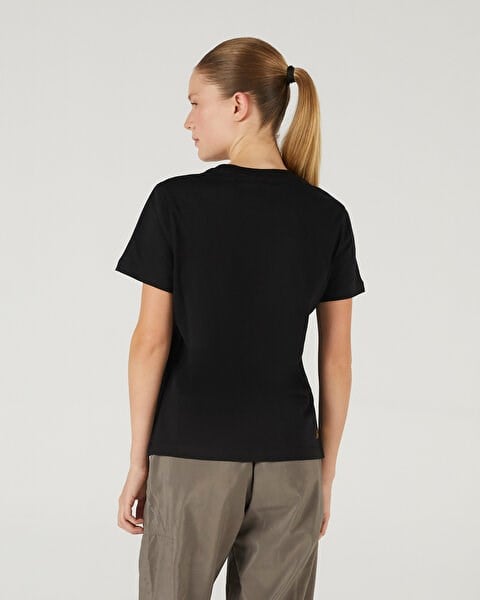 Skechers W GRAPHIC TEE LIGHT WEIGHT REGULAR T-SHIRT Siyah Kadın T-Shirt