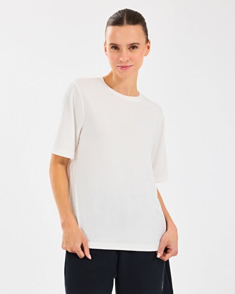 Skechers W Lounge Regular Crew Neck T-Shirt Beyaz Kadın T-Shirt