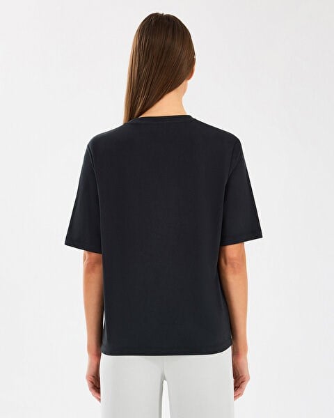 Skechers W Lounge Regular Crew Neck T-Shirt Siyah Kadın T-Shirt