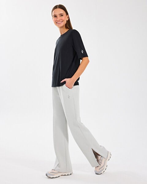Skechers W Lounge Regular Crew Neck T-Shirt Siyah Kadın T-Shirt