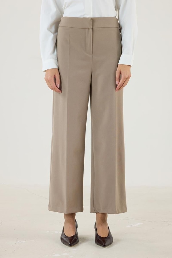 Camel Uzun Klasik Trençkot Kombini