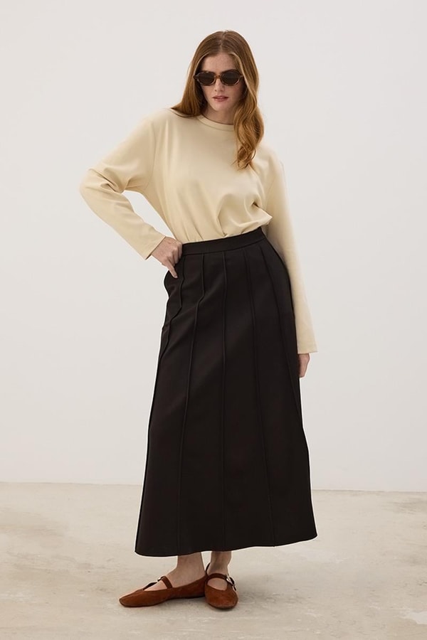 Tok Duruşlu Basic Sweatshirt Bej