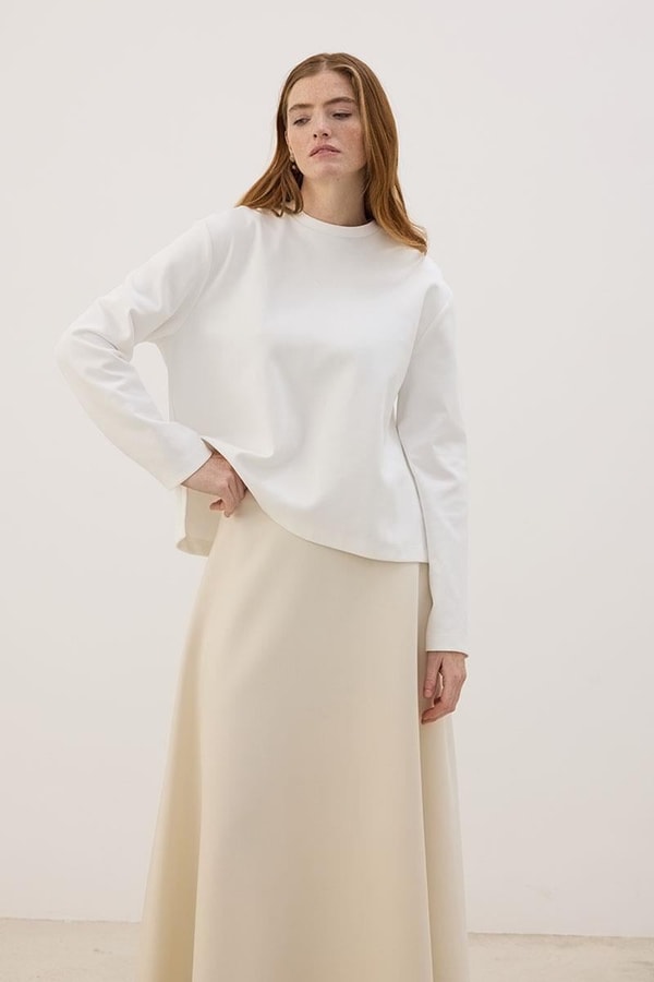 Tok Duruşlu Basic Sweatshirt Ekru
