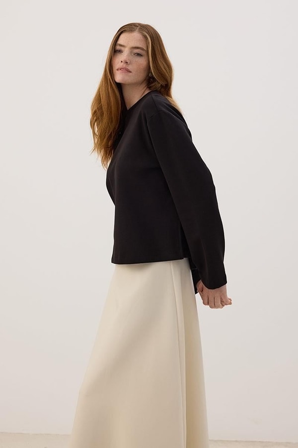 Tok Duruşlu Basic Sweatshirt Siyah