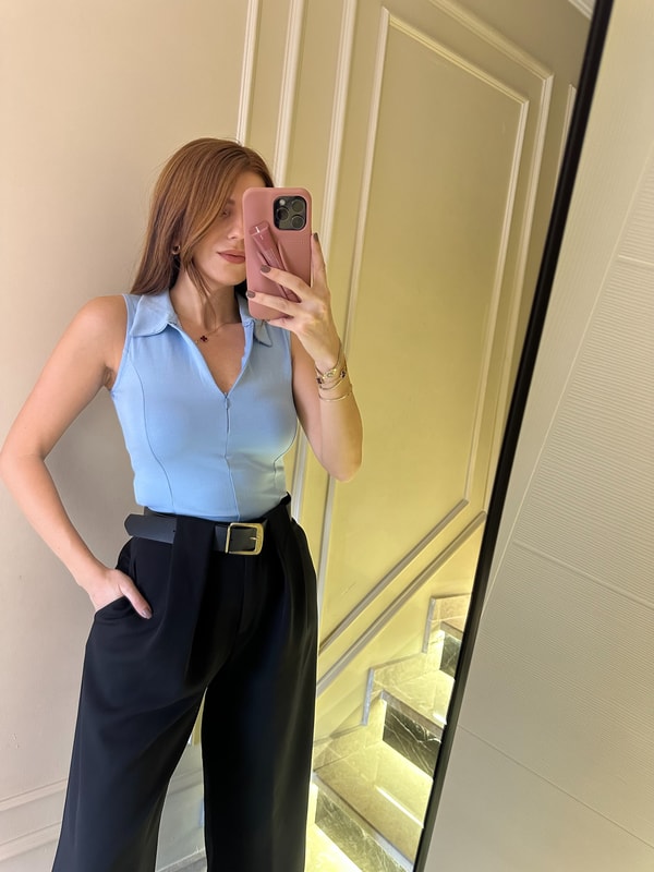 Bebe Mavi Polo Yaka Fermuarlı Kolsuz Bluz
