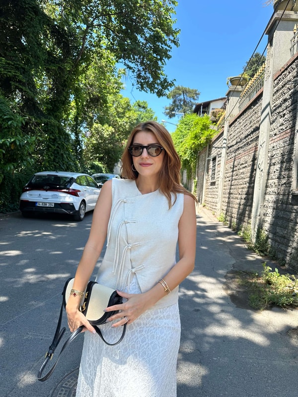Beyaz Asimetrik Bulanlı Uzun Etek