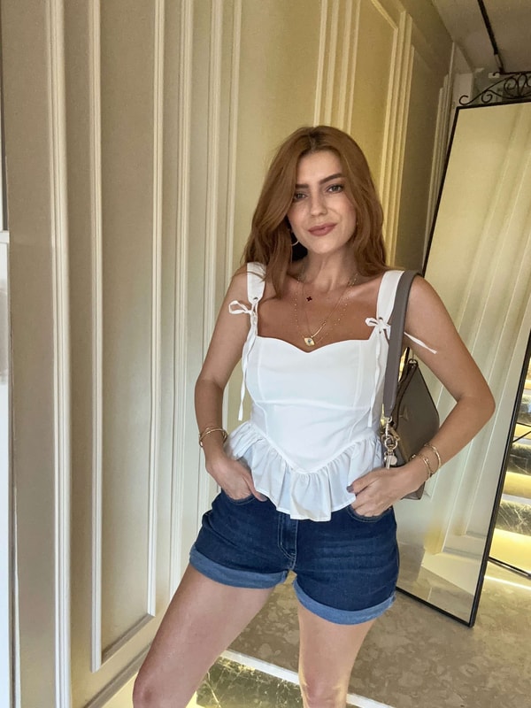 Beyaz Mini Korseli Büstiyer Bluz