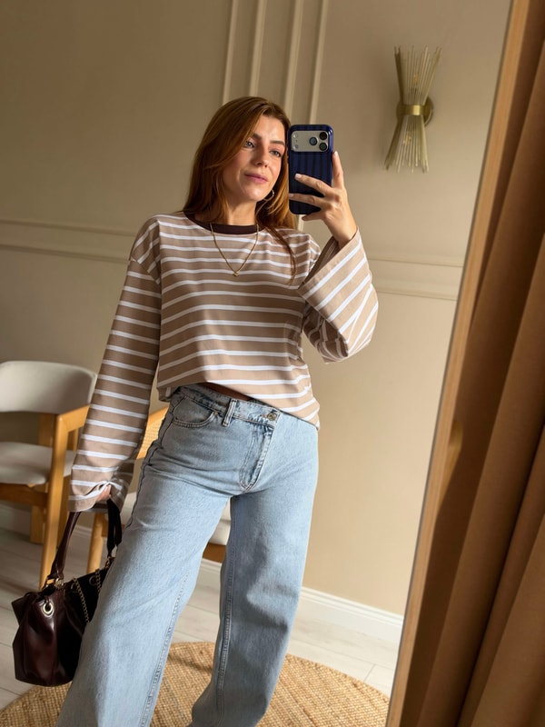 Boru Kol Çizgili Oversize Bluz - Bej