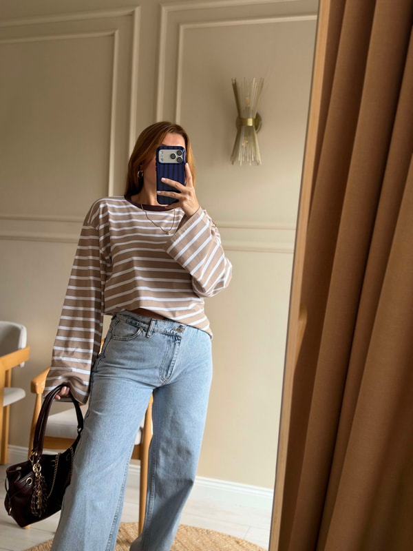 Boru Kol Çizgili Oversize Bluz - Bej