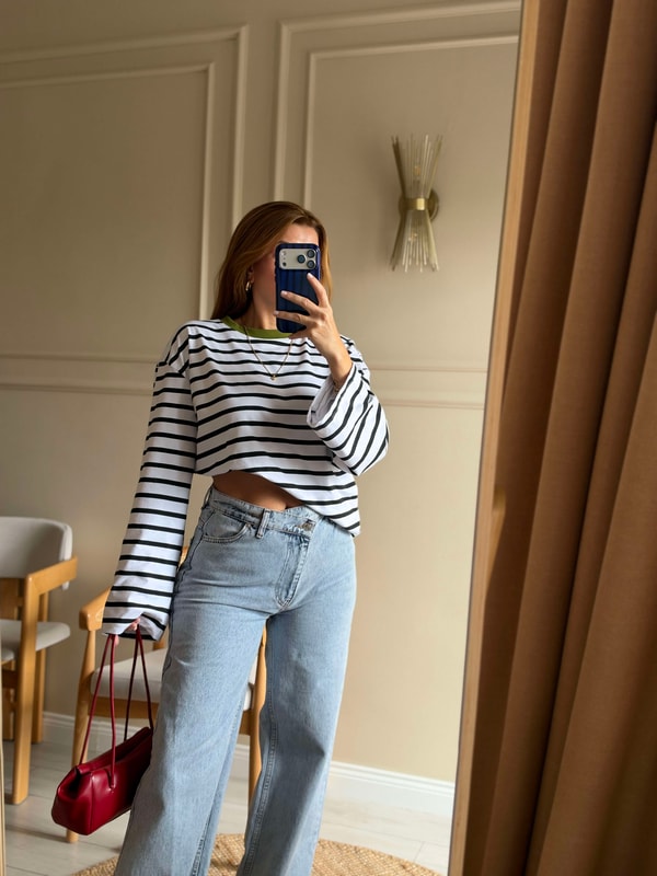 Boru Kol Çizgili Oversize Bluz - Beyaz