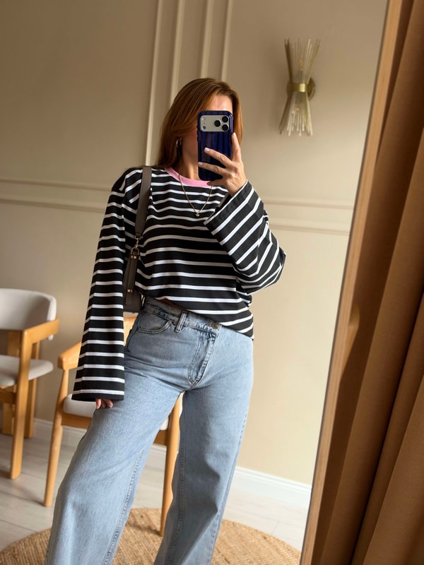 Boru Kol Çizgili Oversize Bluz - Siyah