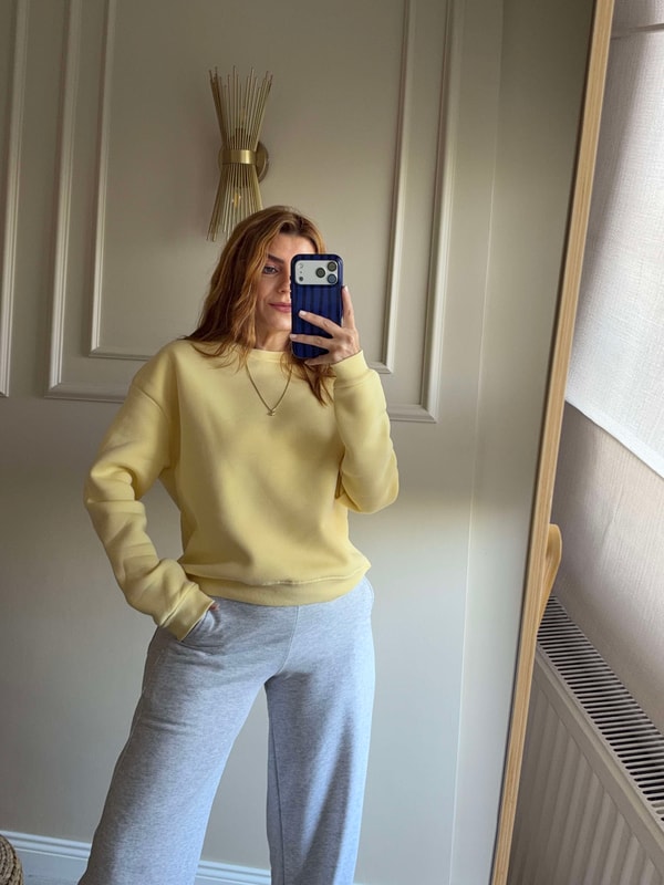 Kadın Bisiklet Yaka Şardonlu Sweatshirt - Sarı