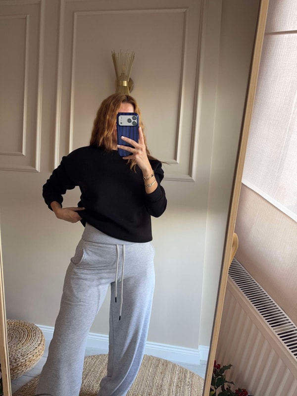 Kadın Bisiklet Yaka Şardonlu Sweatshirt - Siyah