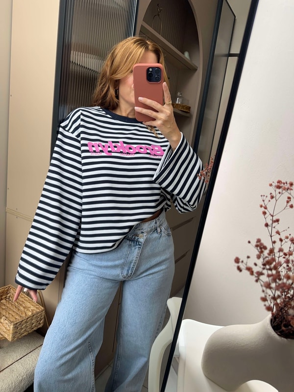 Kadın Brooklyn Baskılı Çizgili Sweatshirt - Lacivert