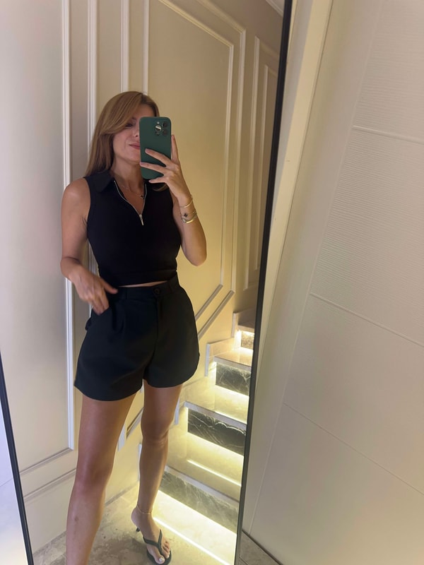 Kadın Siyah Yarım Fermuarlı Polo Yaka Bluz