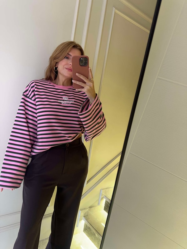 Kadın Too Focused Nakış Çizgili Sweatshirt - Pembe