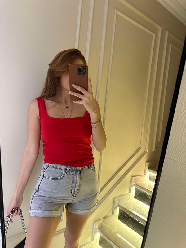 Kırmızı Ön Arka Kare Yaka Crop Body