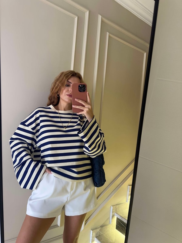 Krem Yaka Çizgili Kadın Sweatshirt - LacivertKrem