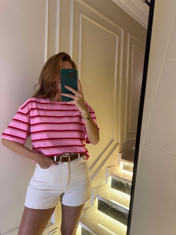Pembe Çizgili Kısa Kol Tişört