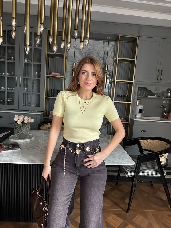 Sarı Bisiklet Yaka Kısa Kol Tshirt