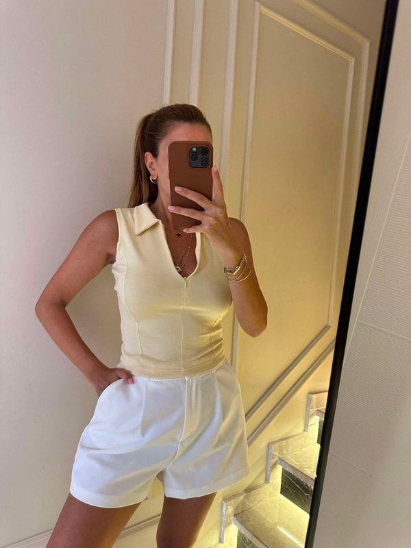 Sarı Polo Yaka Fermuarlı Kolsuz Bluz