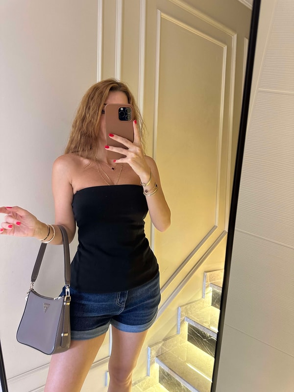 Siyah Altı Çan Straplez Bluz