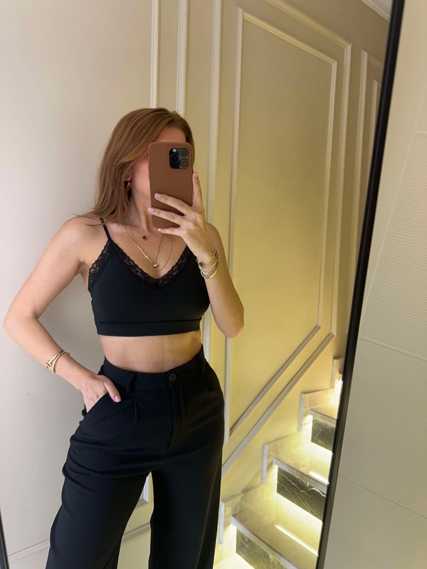 Siyah Dantelli Askılı Büstiyer