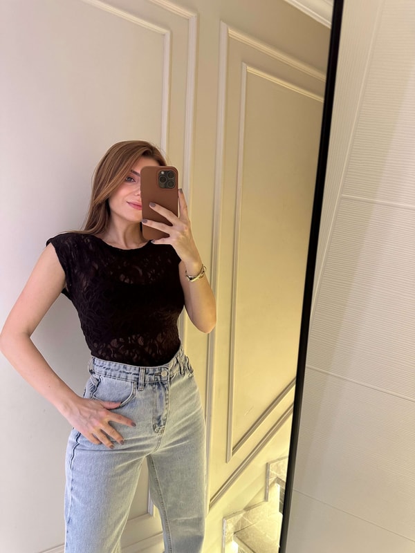 Kısa Kollu BluzAcı Kahve Kısa Kol Güpür Bluz
