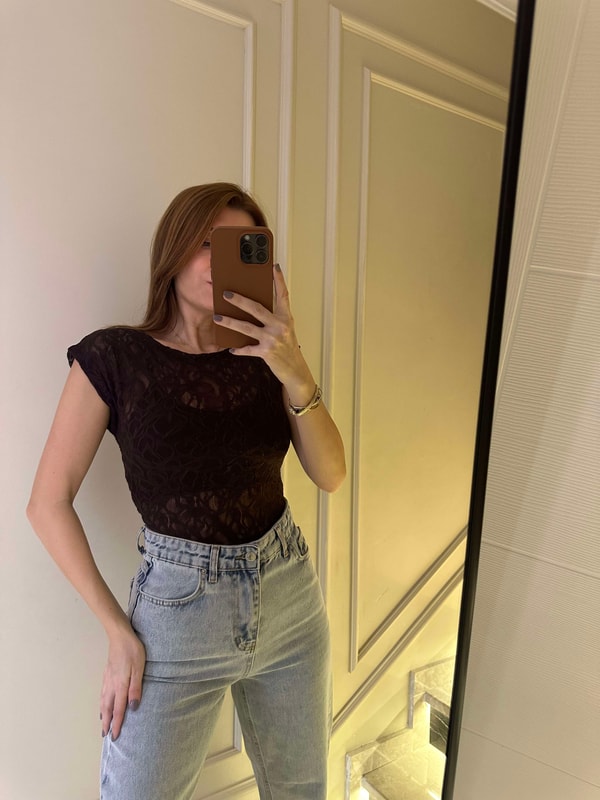 Kısa Kollu BluzAcı Kahve Kısa Kol Güpür Bluz