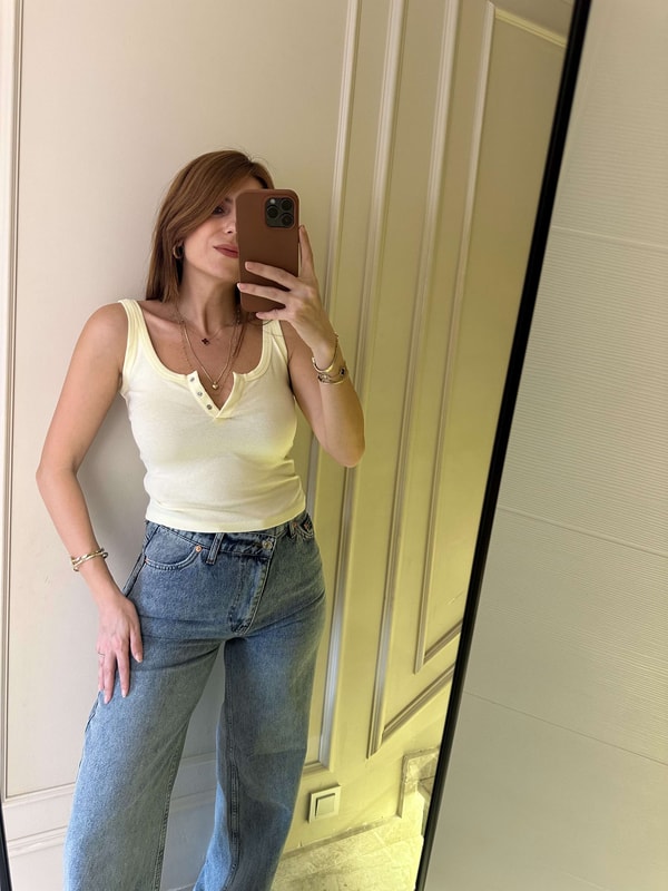 Çıtçıtlı BodyAçık Sarı Çıtçıt Düğmeli Askılı Body