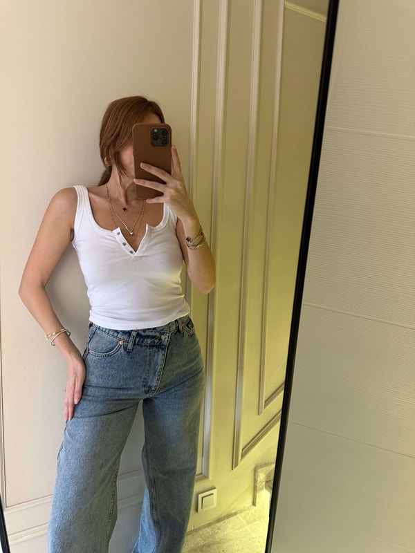 Çıtçıtlı BodyBeyaz Çıtçıt Düğmeli Askılı Body