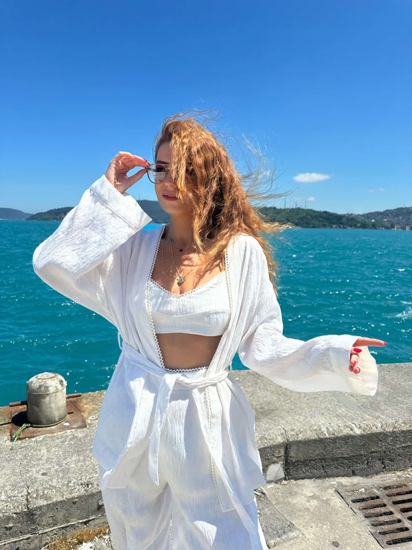 KimonoBeyaz Dantel Detaylı Kimono Ceket
