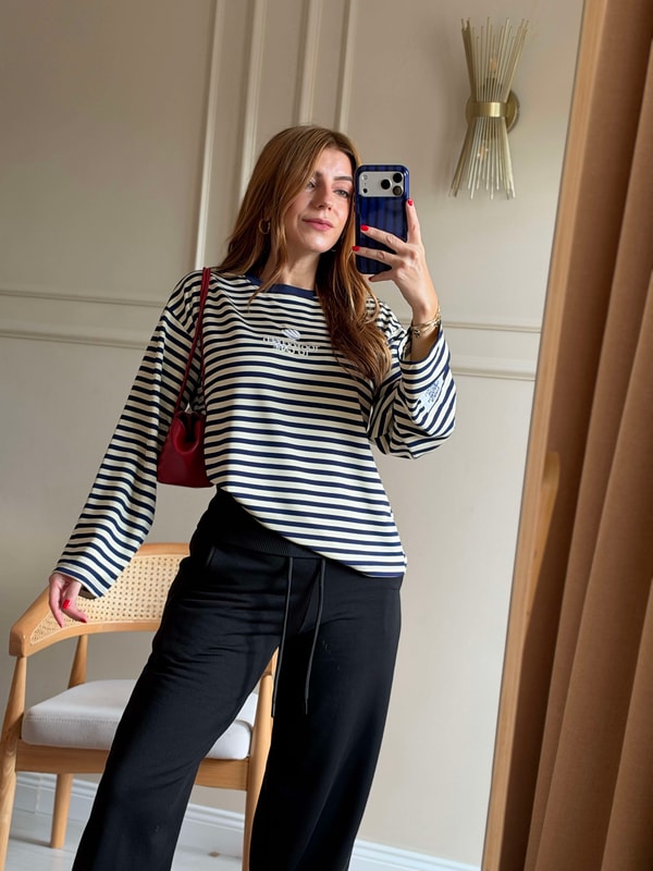 Bisiklet Yaka SweatshirtEtiket Detay Too Focused Sweatshirt - Lacivert