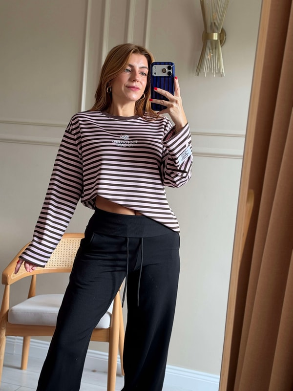 Bisiklet Yaka SweatshirtEtiket Detay Too Focused Sweatshirt - PembeKahve