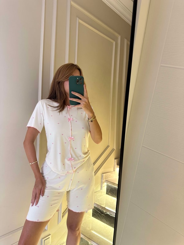 Şortlu TakımKadın Fiyonklu Pembe Kalp Desen Şortlu Pijama Takım