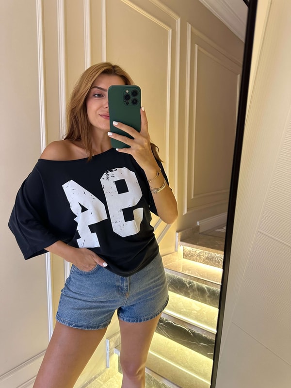 Kısa Kollu BluzKadın Füme Kayık Yaka 94 Baskılı Bluz