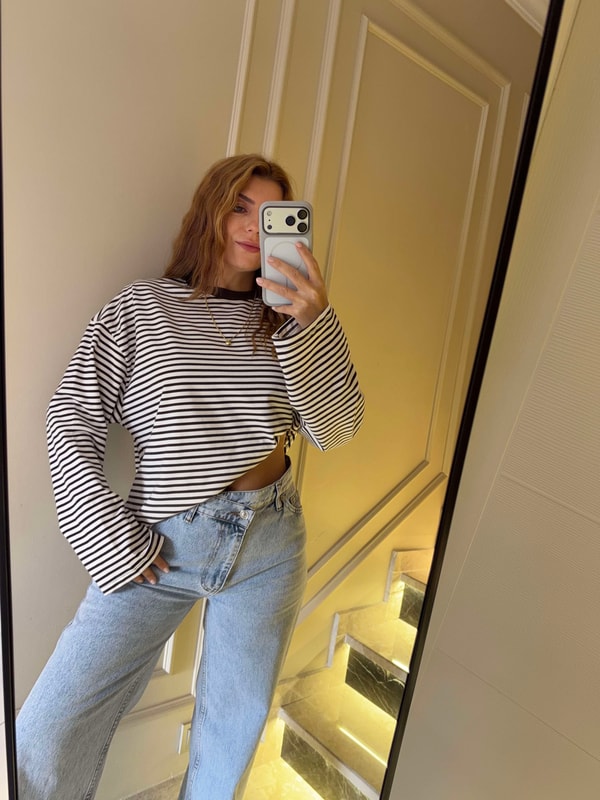 Bisiklet Yaka SweatshirtKadın İnce Çizgili Sweatshirt - KahveBeyaz