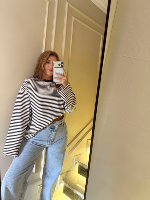 Bisiklet Yaka SweatshirtKadın İnce Çizgili Sweatshirt - KahveBeyaz