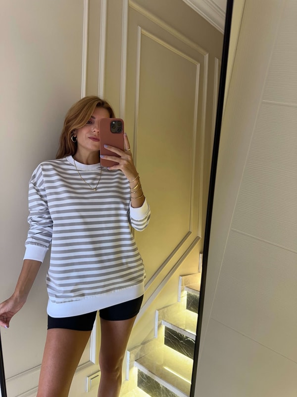 Bisiklet Yaka SweatshirtKadın Kalın Çizgili Sweatshirt - Gri