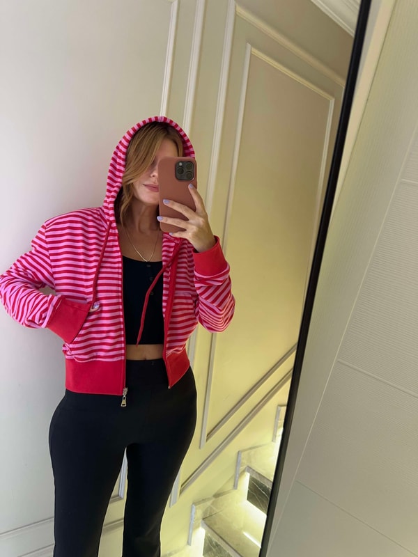 Kapşonlu SweatshirtKadın Kapşonlu Çizgili Sweatshirt - PembeKırmızı