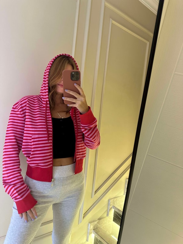Kapşonlu SweatshirtKadın Kapşonlu Çizgili Sweatshirt - PembeKırmızı