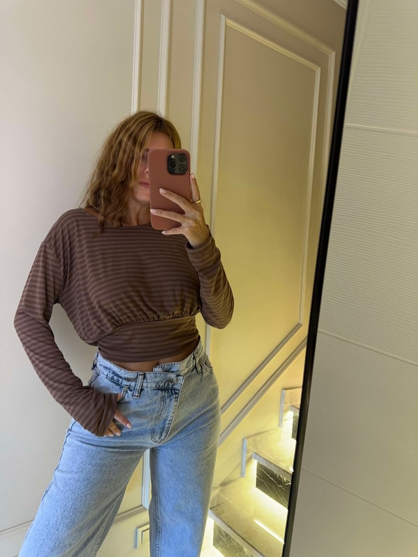 Uzun Kollu BluzKadın Kayık Yaka Çizgili Crop Bluz - Acı Kahve