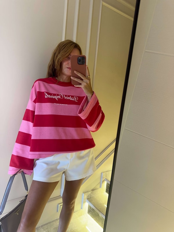 Bisiklet Yaka SweatshirtKadın Ön Arka Baskılı Çizgili Sweatshirt - PembeKırmızı