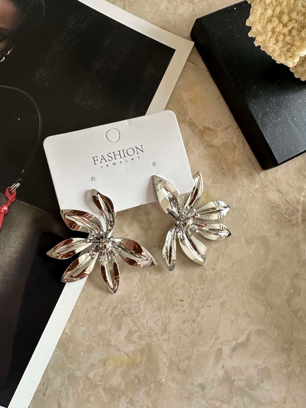 KüpeSilver Renk Lotus Küpe