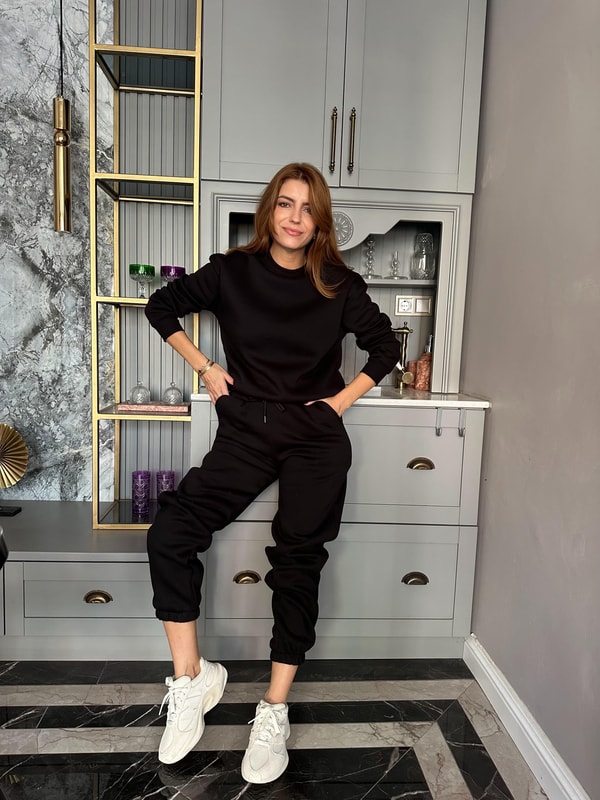 Eşofman TakımıSiyah Bisiklet Yaka Üç İplik Takım