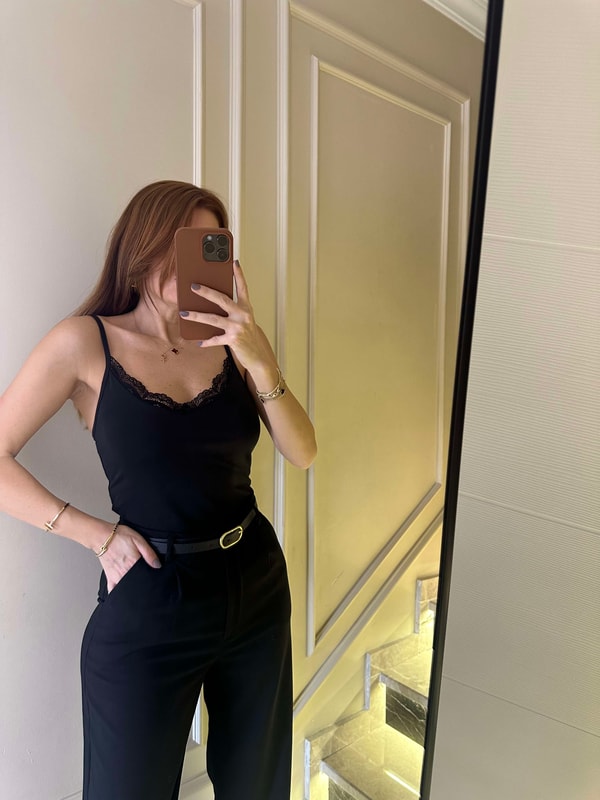 Askılı BluzSiyah Dantel Detay Askılı Bluz