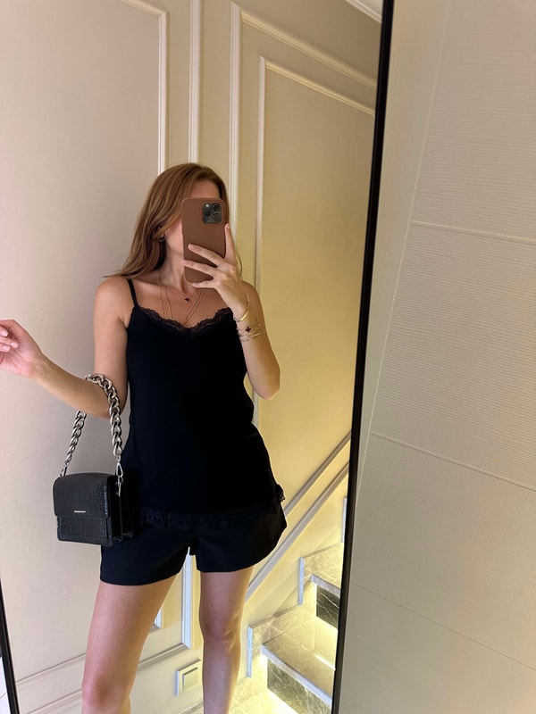 Askılı BluzSiyah Dantelli Asimetrik Askılı Bluz